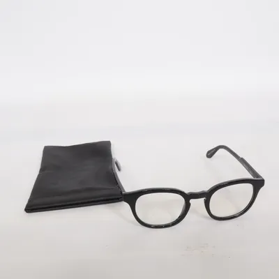 Glasses (Walk On) from Quay Australia