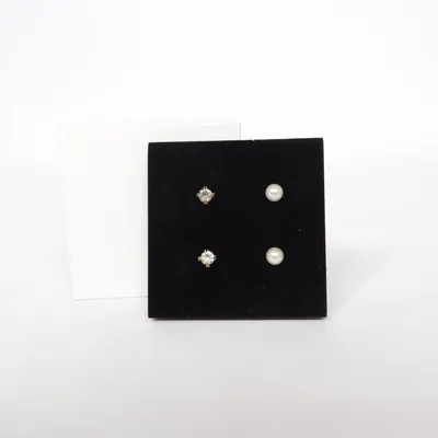 Boucles d'oreilles (Blanc, Or) de Safira Métal inconnu
