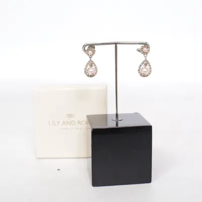 Örhängen (Beige) från Lily and Rose Okänd metall