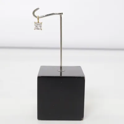 Hänge (Guldfärgad, Flerfärgad) Okänd metall