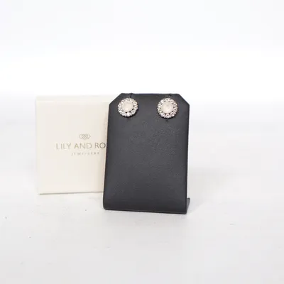 Örhängen (Beige) från Lily and Rose Okänd metall