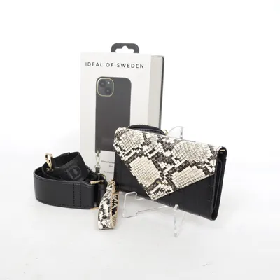 Mobilfodral (Athena Necklace Case for iPhone 13 Mini) från iDeal of Sweden