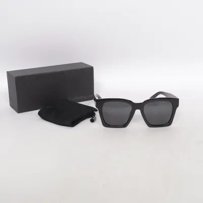 Solglasögon (Svart) från Maya Delorez