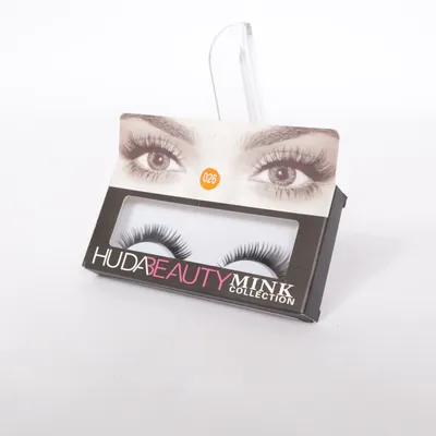 Faux cils (Noir) de Huda Beauty