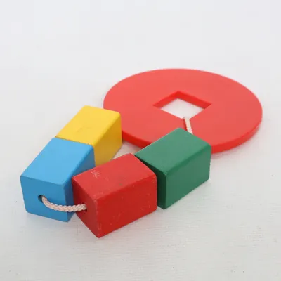 Activiteitenspeelgoed (Rood, Groen, Blauw, Geel) van Brio