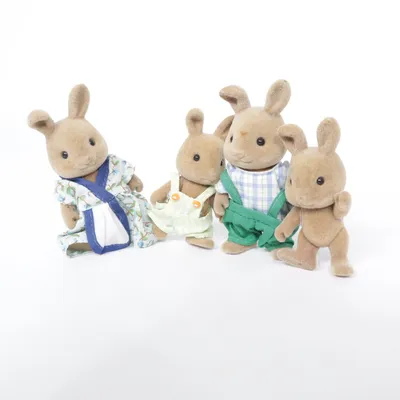Toy figurine (Brown, Multicolored) from Sylvanian Families