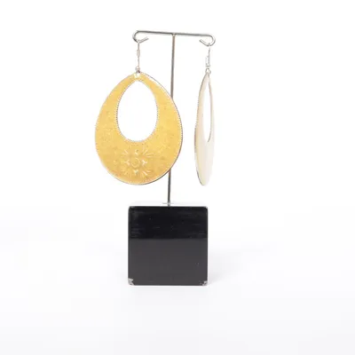 Earrings (Yellow) Unknown metal