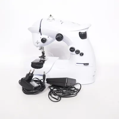 Sewing machine (White) from InnovaGoods