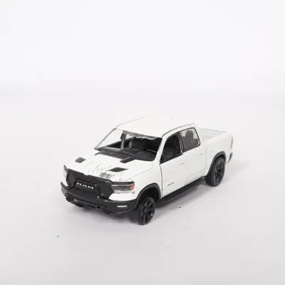 Voiture jouet (Ram 1500) de Kinsmart