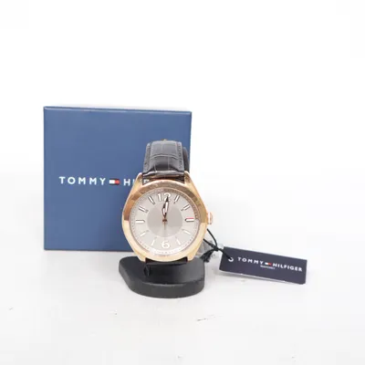 Armbandsur (TH.217.3.34.1469) från Tommy Hilfiger