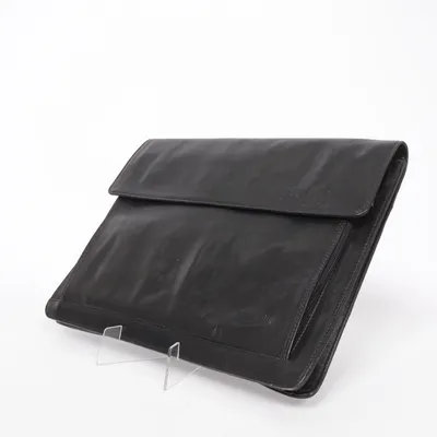 Laptop case (Black) from L.Credi