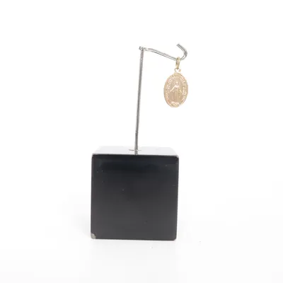 Hänge (Guldfärgad) Okänd metall