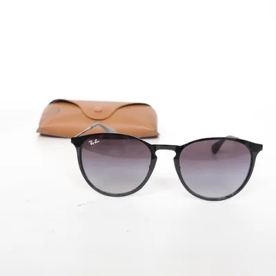 Solglasögon (RB 3539) från Ray-Ban