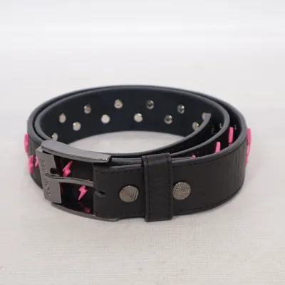 Bälte (Svart, Rosa) från Lowlife