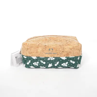 Trousse de toilette (Marron, Vert, Blanc) de The Body Shop