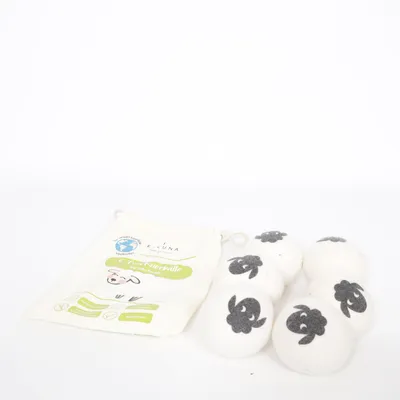 Wash ball (White, Black) from Feluna