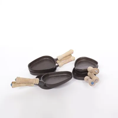 Frying pan (Black, Brown)