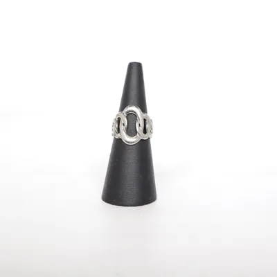 Ring (Silverfärgad) Okänd metall
