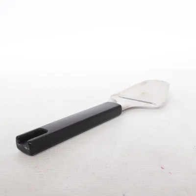 Osthyvel (Silverfärgad, Svart) från Fiskars