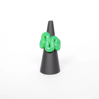 Ring (Grün) Unbekanntes Metall