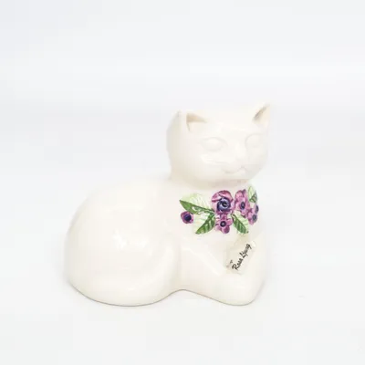 Figurin (Vit, Lila, Grön) från Rosa Ljung