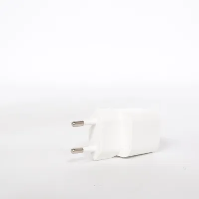 Adapter (39-2060/US-C20B) från Clas Ohlson