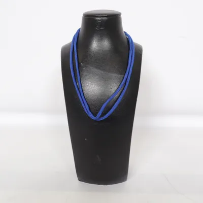 Halsband (Blå) från Story by Kranz & Ziegler Okänd metall