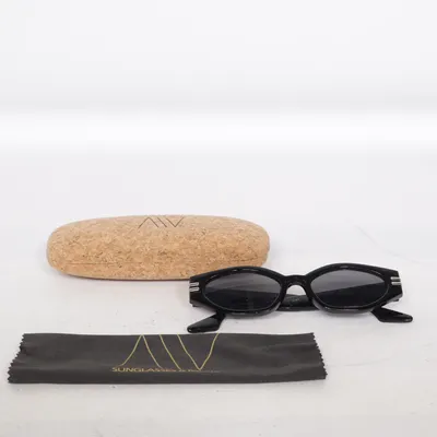 Sunglasses (Black) from Aiv