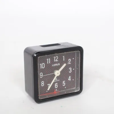 Tafelklok (Zwart, Rood, Wit) van Lorus