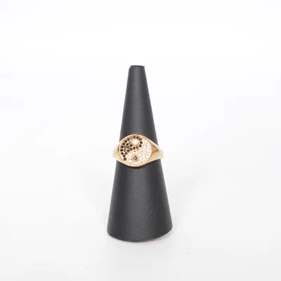 Ring (Geel) Onbekend materiaal