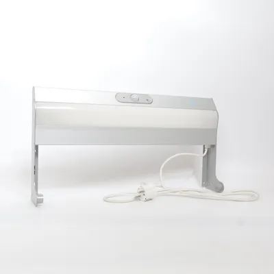 Vägglampa (Vit, Silverfärgad) från Division