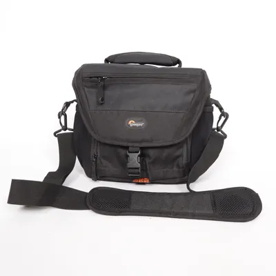 Kameraväska (Nova 170 AW) från Lowepro