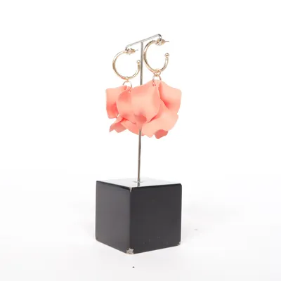 Boucles d'oreilles (Rose) Métal inconnu