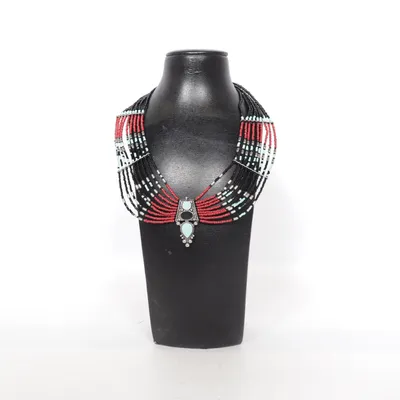 Halsband (Svart, Röd, Turkos) från Bijou Brigitte Okänd metall