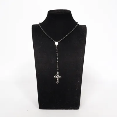 Collier (Noir, Argent) Métal inconnu