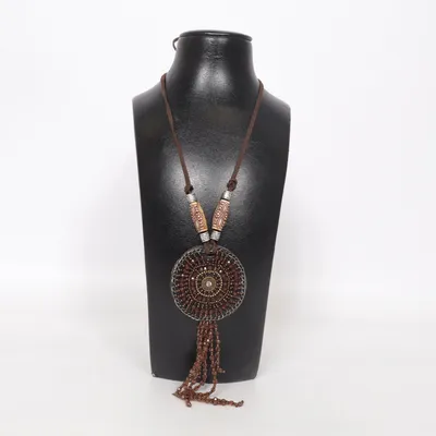 Halsband (Brun) Okänd metall