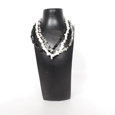 Halsband (Svart, Vit, Grå) Okänd metall