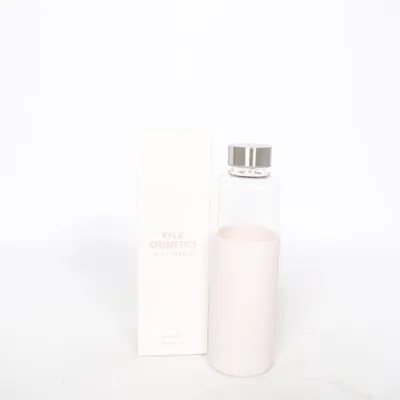 Vattenflaska (Water Bottle) från Kylie Cosmetics