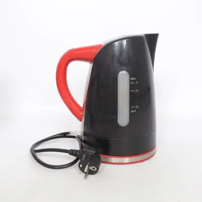 Vattenkokare (Svart, Röd) från ICA