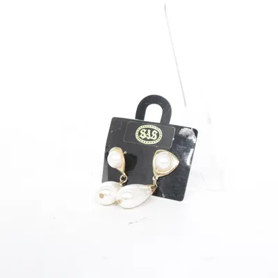 Örhängen (Guldfärgad, Vit) från SAS Okänd metall