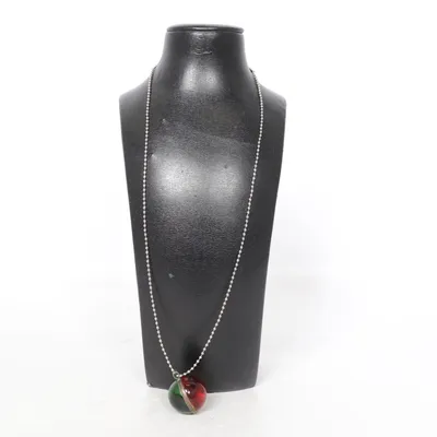 Collier (Argent, Rouge, Vert) de Tinka Métal inconnu