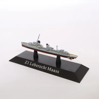 Model ship (Black, Gray, Multicolored)