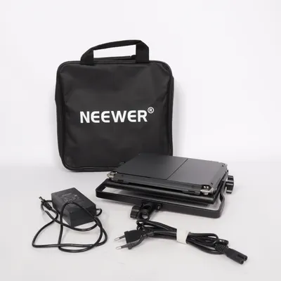 Camera light (Hl 660) from Neewer