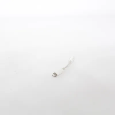 Adaptateur (Lightning To 3.5mm Headphone Jack Adapter) de Apple