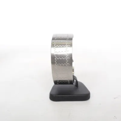 Armring (Silverfärgad) Okänd metall