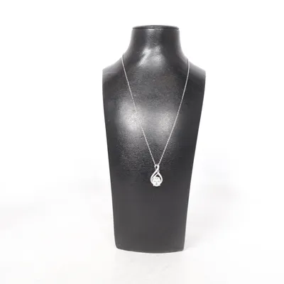 Halsband (Silverfärgad) Okänd metall