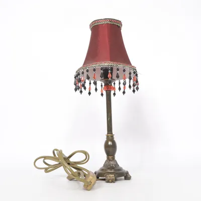 Bordslampa (Röd) från Aneta