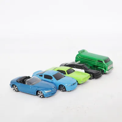 Toy car (2006 Dodge Charger) from Maisto