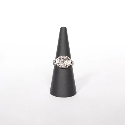 Ring (Silverfärgad) Okänd metall