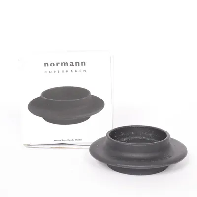 Ljuslykta (Svart) från Normann Copenhagen